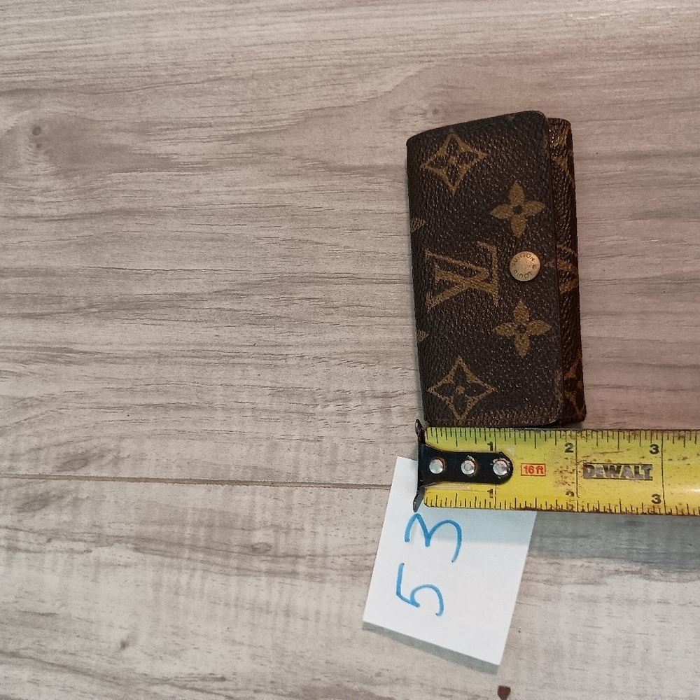 LOUIS VUITTON Monogram Multicles 4 Key Case - Picture 10 of 10